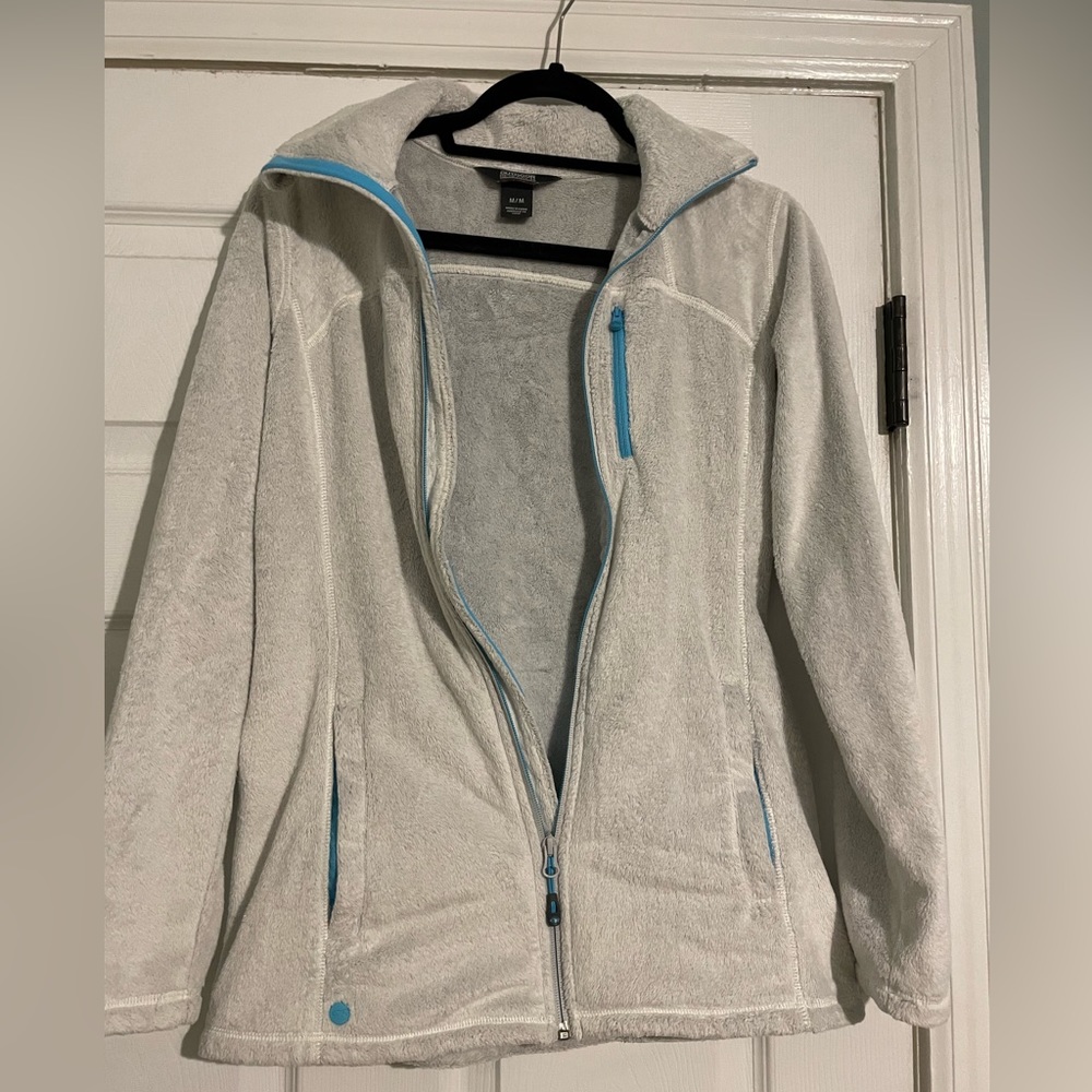 Light grey/white jacket